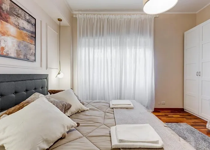 7 Min Dal Colosseo, Aria Condizionata, Smart Tv, 4 Pax Apartment *